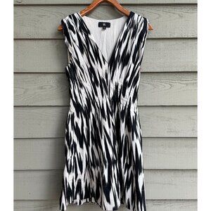 Banana Republic Black White Abstract Ikat Sleeveless V Neck Dress